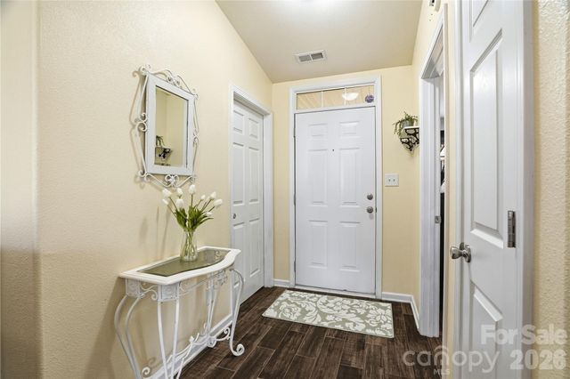 6714 Wicked Oak Lane, Charlotte, NC 28216