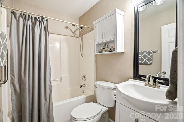 6714 Wicked Oak Lane, Charlotte, NC 28216