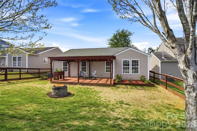 6714 Wicked Oak Lane, Charlotte, NC 28216