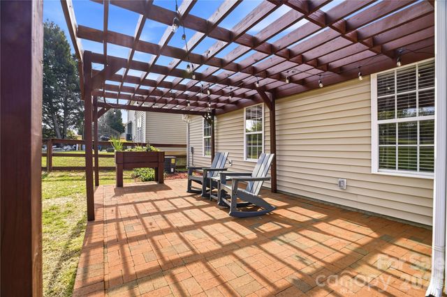 6714 Wicked Oak Lane, Charlotte, NC 28216