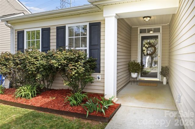 6714 Wicked Oak Lane, Charlotte, NC 28216