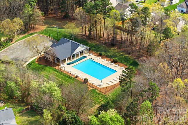 6714 Wicked Oak Lane, Charlotte, NC 28216