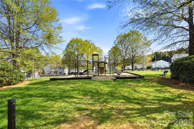 6714 Wicked Oak Lane, Charlotte, NC 28216