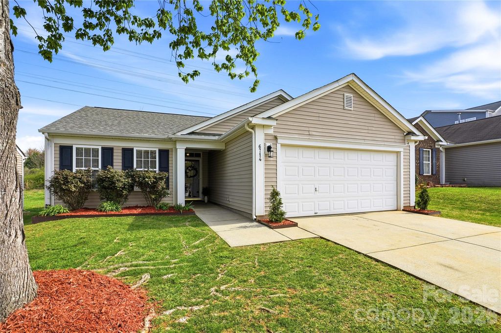 6714 Wicked Oak Lane, Charlotte, NC 28216