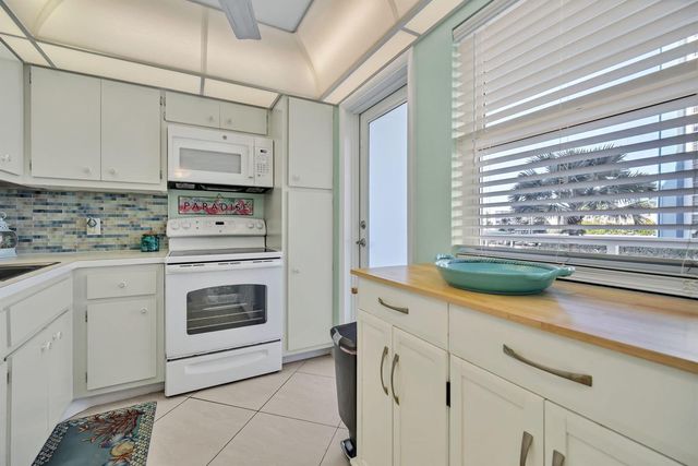201 N Ocean Boulevard 203, Pompano Beach, FL 33062
