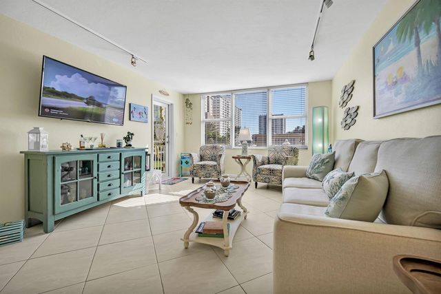 201 N Ocean Boulevard 203, Pompano Beach, FL 33062