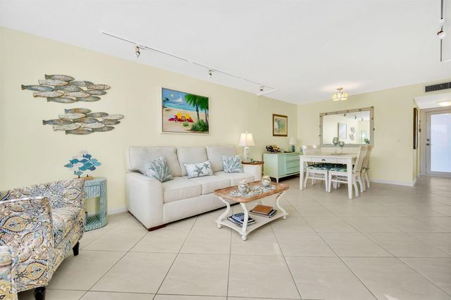 201 N Ocean Boulevard 203, Pompano Beach, FL 33062