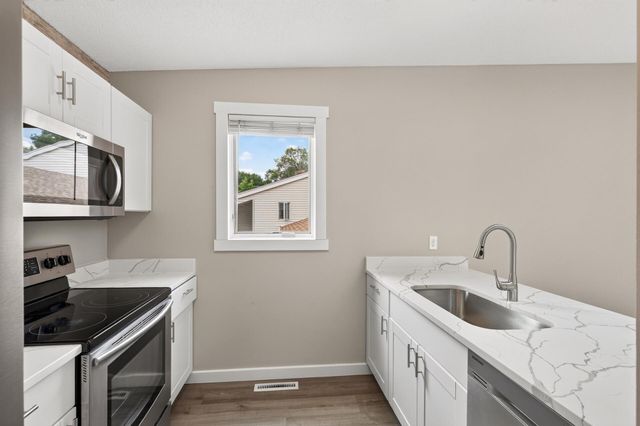 5607 Pompano Drive, Minnetonka, MN 55343
