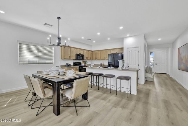 1152 W DESERT HOLLOW Drive, San Tan Valley, AZ 85143