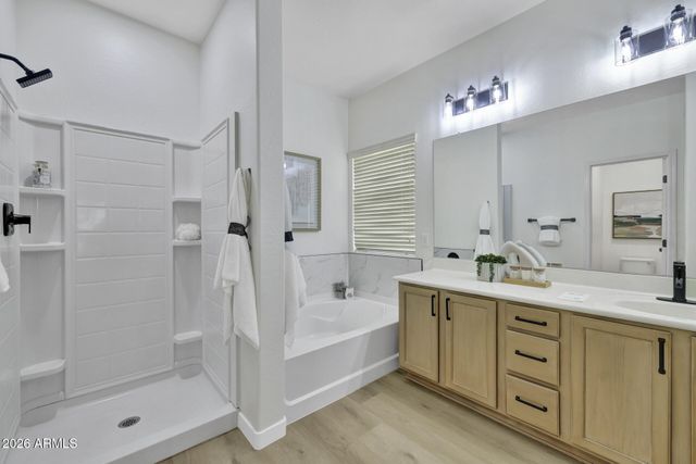 1152 W DESERT HOLLOW Drive, San Tan Valley, AZ 85143