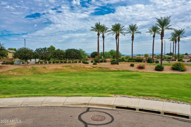 1152 W DESERT HOLLOW Drive, San Tan Valley, AZ 85143