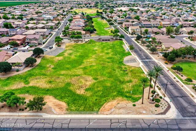 1152 W DESERT HOLLOW Drive, San Tan Valley, AZ 85143