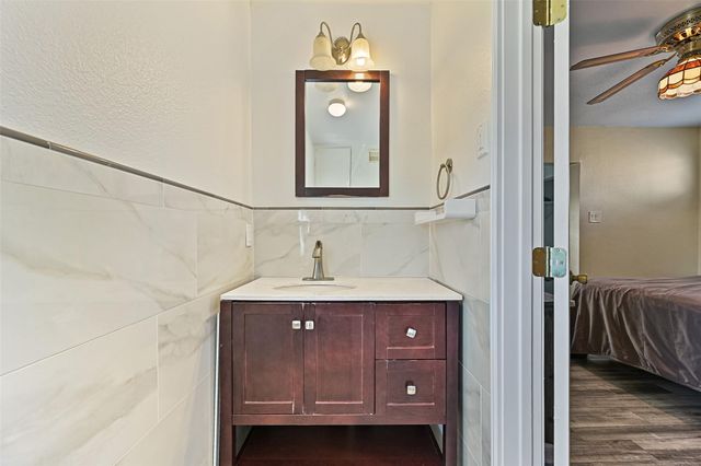 303 Tahiti Road, Tiki Island, TX 77554