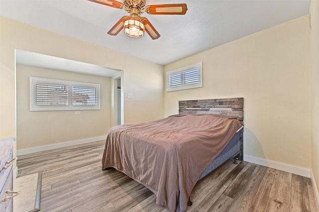 303 Tahiti Road, Tiki Island, TX 77554