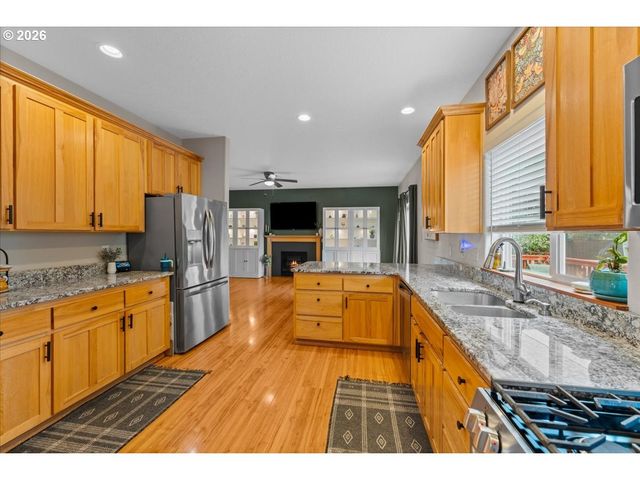 3121 N KNOLL Dr, Newberg, OR 97132