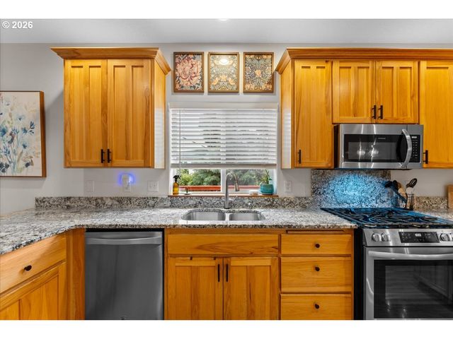 3121 N KNOLL Dr, Newberg, OR 97132