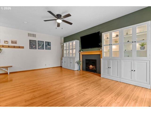 3121 N KNOLL Dr, Newberg, OR 97132