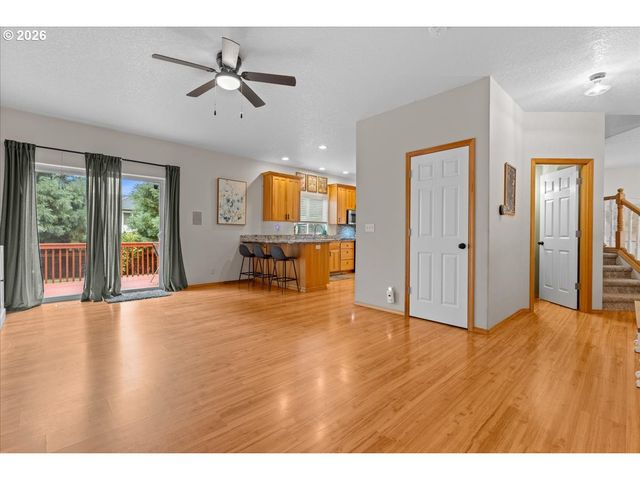 3121 N KNOLL Dr, Newberg, OR 97132
