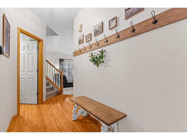 3121 N KNOLL Dr, Newberg, OR 97132