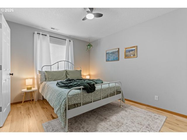 3121 N KNOLL Dr, Newberg, OR 97132
