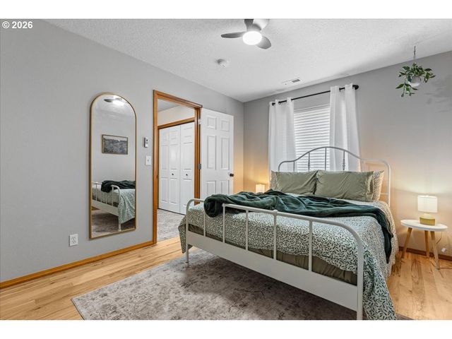 3121 N KNOLL Dr, Newberg, OR 97132