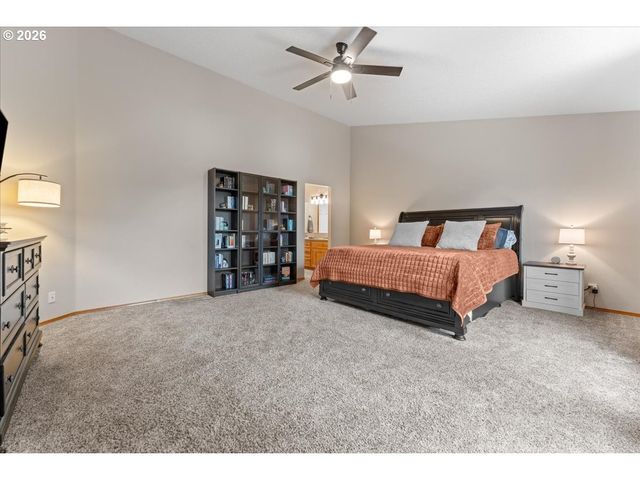 3121 N KNOLL Dr, Newberg, OR 97132