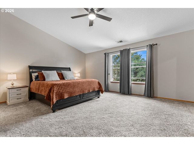 3121 N KNOLL Dr, Newberg, OR 97132