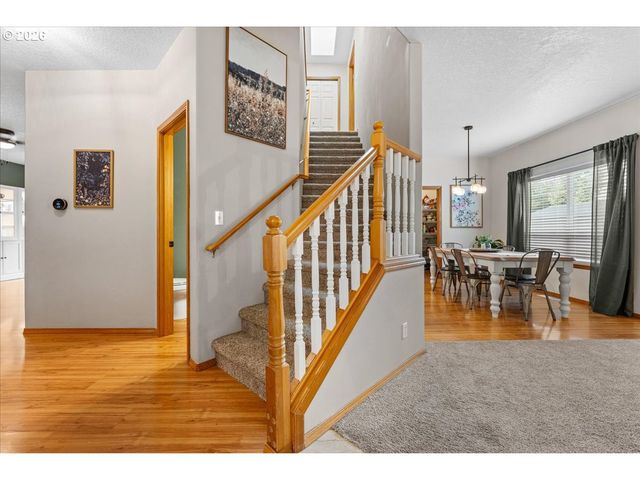 3121 N KNOLL Dr, Newberg, OR 97132