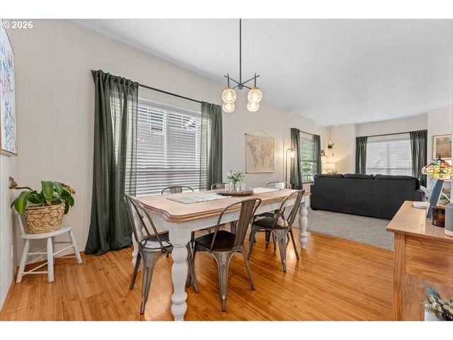3121 N KNOLL Dr, Newberg, OR 97132