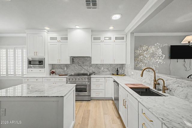 896 E INDIAN WELLS Place, Chandler, AZ 85249