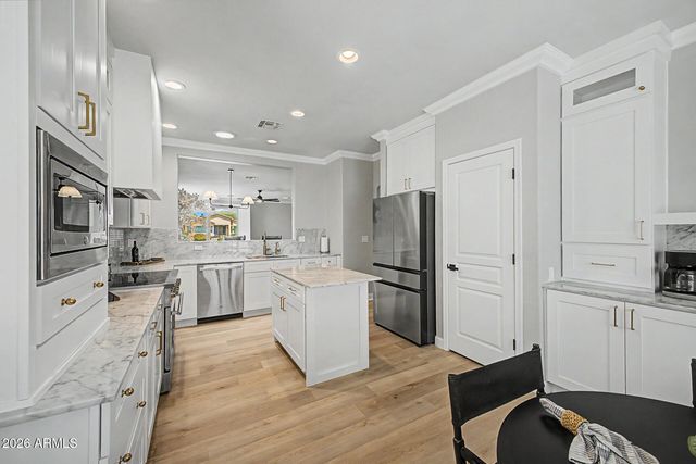 896 E INDIAN WELLS Place, Chandler, AZ 85249