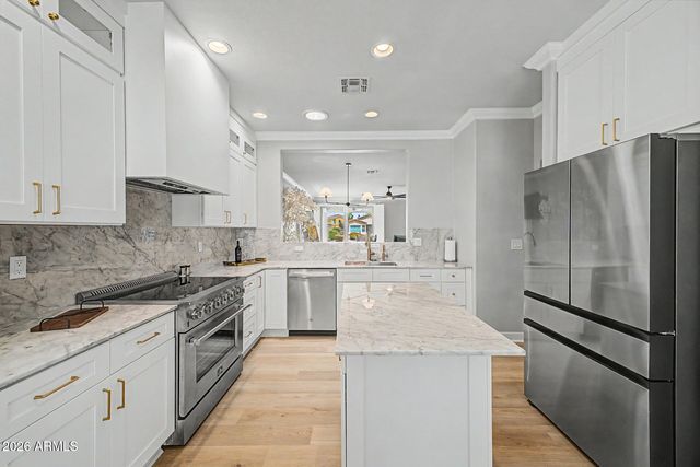 896 E INDIAN WELLS Place, Chandler, AZ 85249