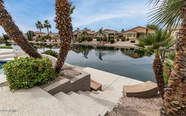 896 E INDIAN WELLS Place, Chandler, AZ 85249
