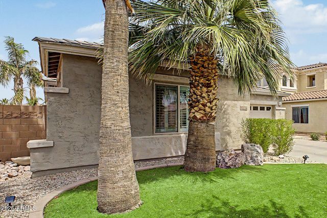 896 E INDIAN WELLS Place, Chandler, AZ 85249