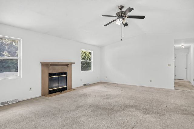 6439 Prairie Flower, Roscoe, IL 61073