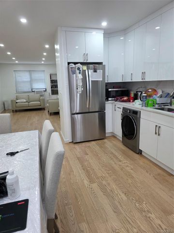71-37 Vleigh Place 40B, Kew Garden Hills, NY 11367