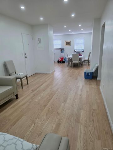 71-37 Vleigh Place 40B, Kew Garden Hills, NY 11367