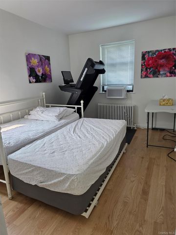 71-37 Vleigh Place 40B, Kew Garden Hills, NY 11367