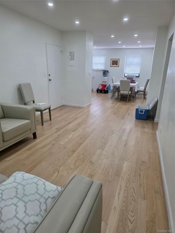 71-37 Vleigh Place 40B, Kew Garden Hills, NY 11367