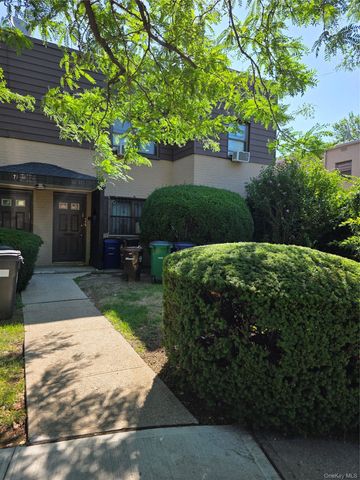 71-37 Vleigh Place 40B, Kew Garden Hills, NY 11367