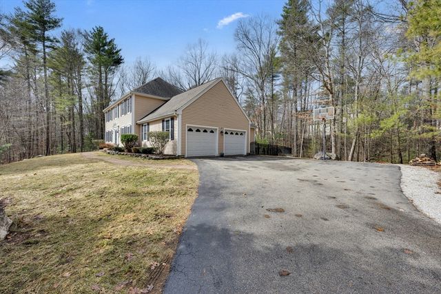 24 Evergreen Ln, Sturbridge, MA 01518
