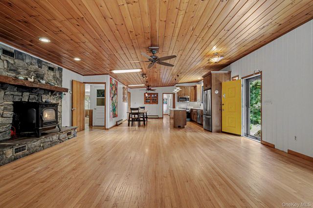16 Briar Hill Road, Hopewell Junction, NY 12533