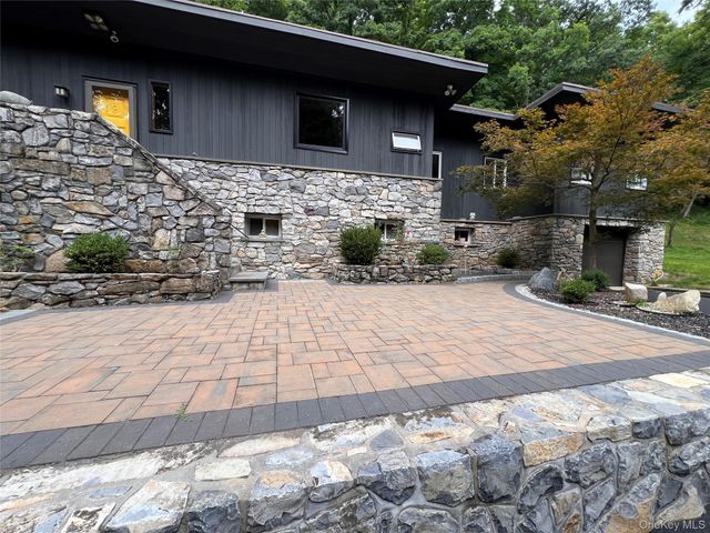 16 Briar Hill Road, Hopewell Junction, NY 12533