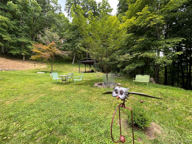 16 Briar Hill Road, Hopewell Junction, NY 12533