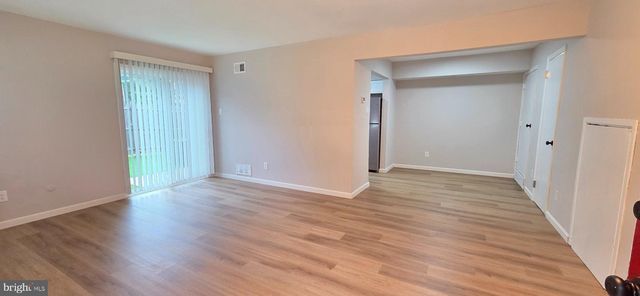 4 LOGAN CT, Sicklerville, NJ 08081