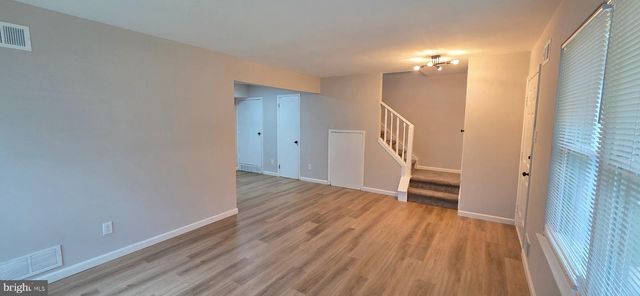 4 LOGAN CT, Sicklerville, NJ 08081