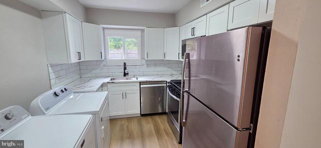 4 LOGAN CT, Sicklerville, NJ 08081
