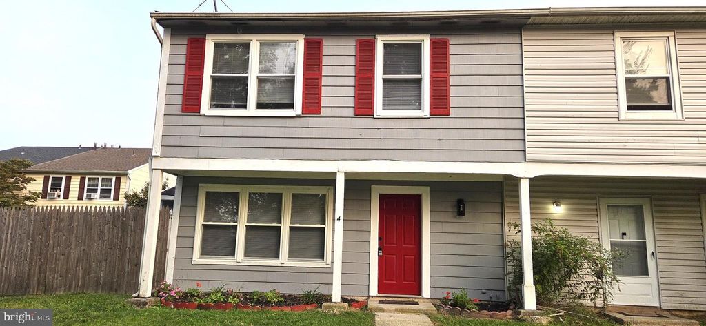 4 LOGAN CT, Sicklerville, NJ 08081
