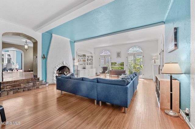 3537 Brookside Road, Ottawa Hills, OH 43606