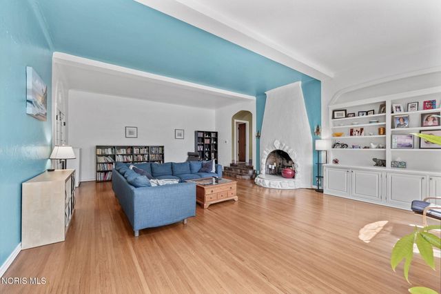 3537 Brookside Road, Ottawa Hills, OH 43606